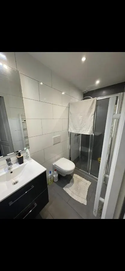 Appartement Moderne Paris 15 0*,  צרפת